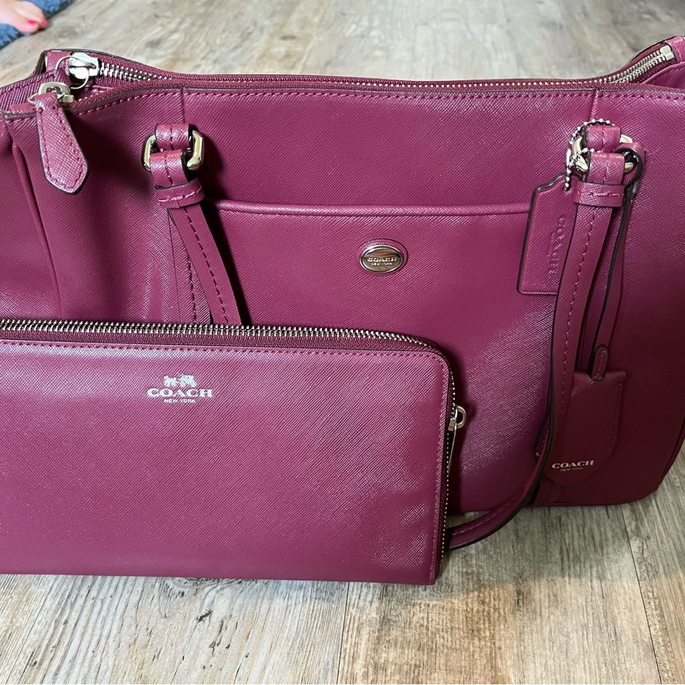 Coach purse and wallet